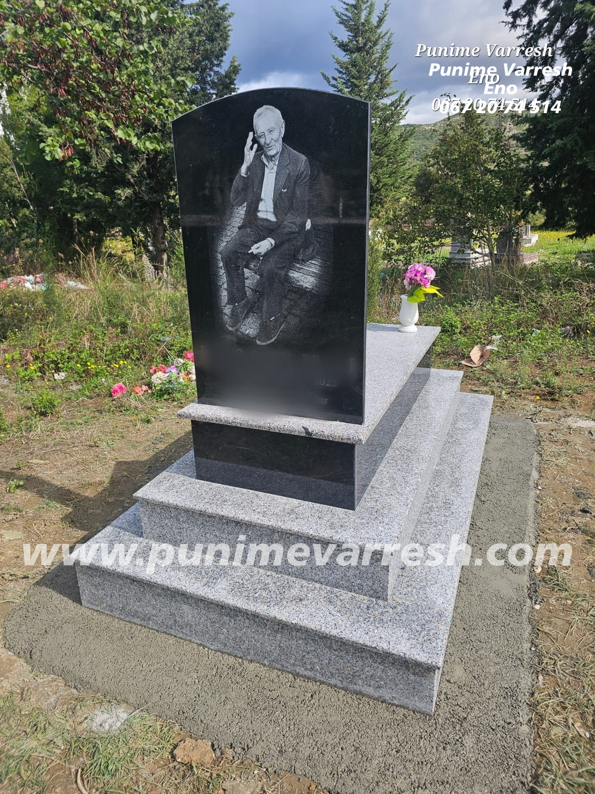 modele varresh me portret te gdhendur ne kembe